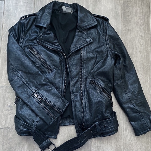 Genuine Leather Cropped Jacket - Picture 3 of 4